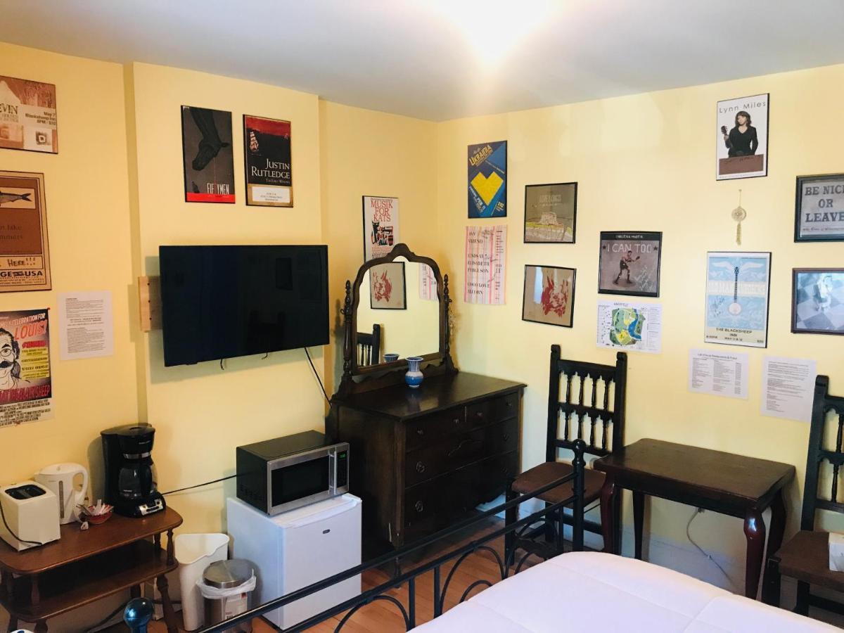 Auberge De Mon Petit Chum B&B Wakefield Esterno foto
